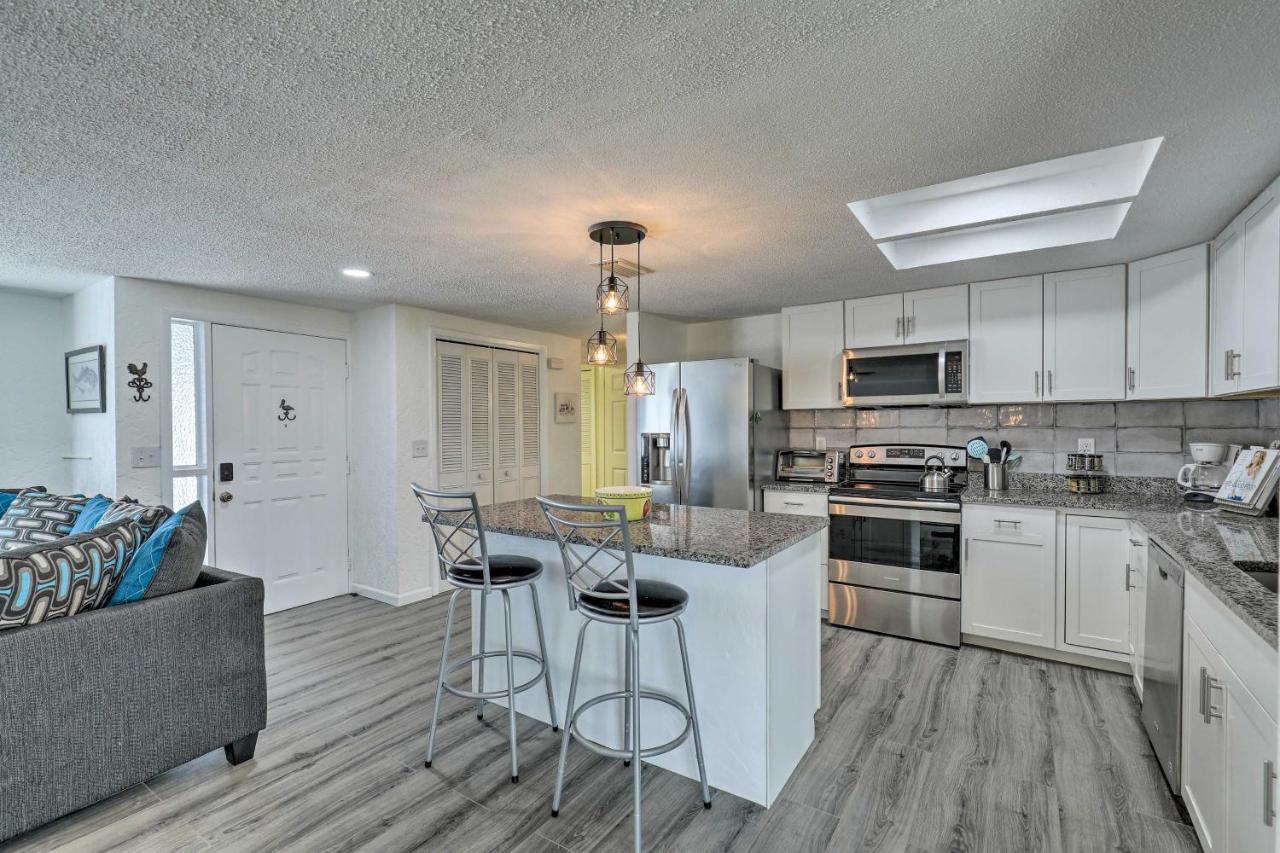 הולידיי Charming Home With Patio, 7 Mi To Sunset Beach! מראה חיצוני תמונה